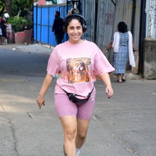 Photos: Neha Bhasin snapped at Carter Road