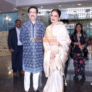 Photos: Rekha snapped at the Aditya Vikram Birla Puraskars 2024 at NSCI Dome, Worli