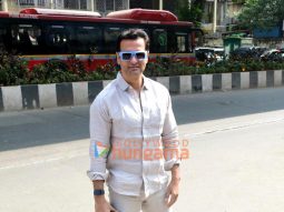 Photos: Rohit Roy snapped in Bandra