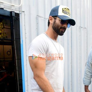 Photos: Shahid Kapoor snapped outside a cafe in Bandra