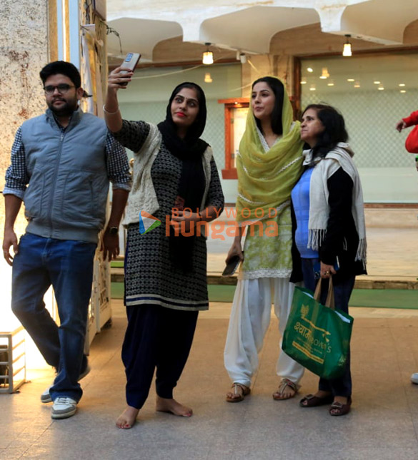 photos shehnaaz gill snapped a gurudwara 3