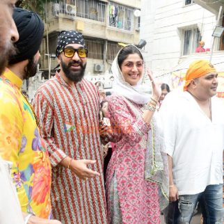 Photos: Shilpa Shetty, Raj Kundra and Nimrat Kaur snapped outside a Gurudwara