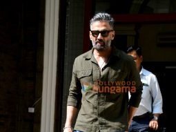 Photos: Suniel Shetty snapped outside a dental clinic in Khar