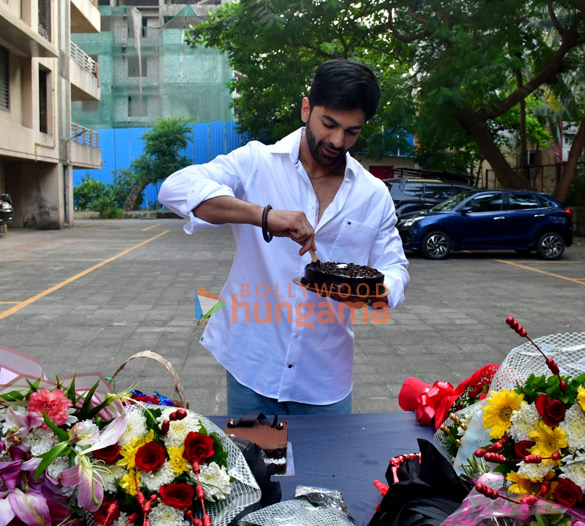 photos taha shah badussha celebrates his birthday with the media 007 2