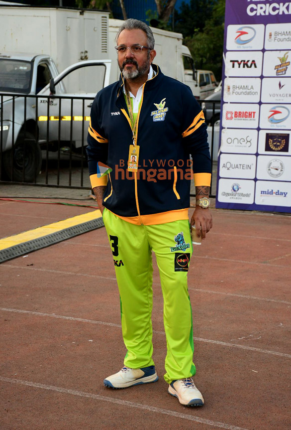 photos tiger shroff shilpa shetty mouni roy raj kundra arjun bijlani and others attend the the opening match of all star tennis ball cricket league in bandra 7