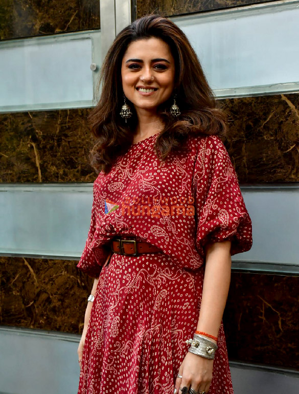 photos vikrant massey raashi khanna and ridhi dogra snapped promoting the sabarmati report 3