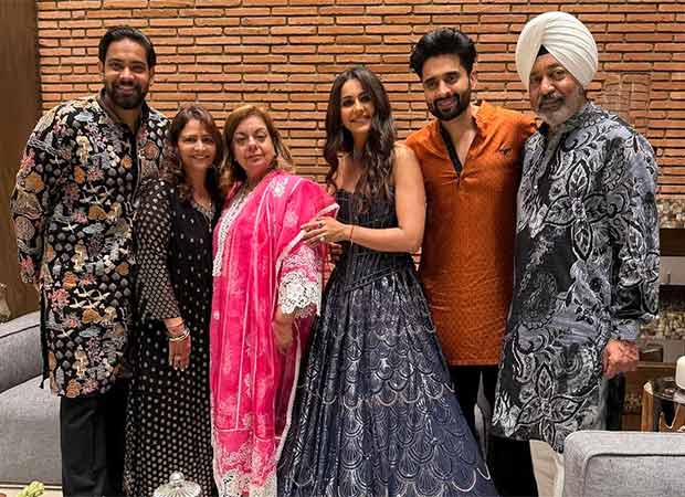 Rakul Preet Singh celebrates first Diwali post-wedding to Jackky Bhagnani; family flies to Mumbai amidst her recent injury, see pics
