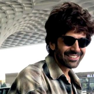 Rooh Baba Dancing with a pap on the airport! Kartik Aaryan