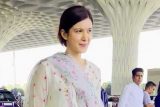 Shanaya Kapoor snapped at the airport in ethnic