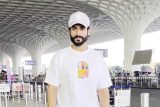 Sunny Kaushal and his white on blue casual airport look