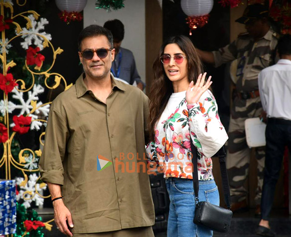 photos ajay devgn aaman devgan rasha thadani and others snapped at kalina airport 3