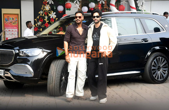 photos ajay devgn aaman devgan rasha thadani and others snapped at kalina airport 7