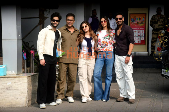 photos ajay devgn aaman devgan rasha thadani and others snapped at kalina airport 8