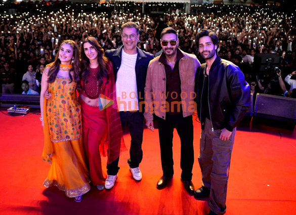 photos ajay devgn abhishek kapoor pragya kapoor aaman devgan and rasha thadani launch title track of azaad in bhubaneswar 4