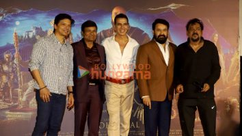Photos: Akshay Kumar, Mohanlal and othes snapped at the trailer launch of Barroz