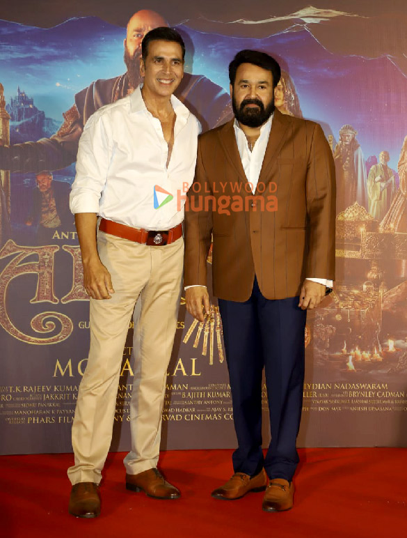 photos akshay kumar mohanlal and othes snapped at the trailer launch of barroz 2