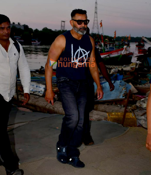 photos alia bhatt and bobby deol snapped at versova jetty 4