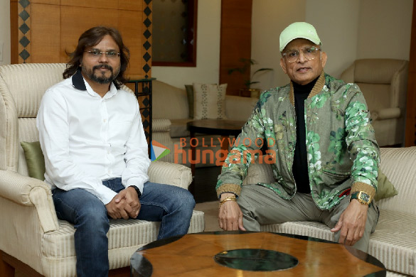 photos annu kapoor and kumarr announce live antakshri show in vadodara 1