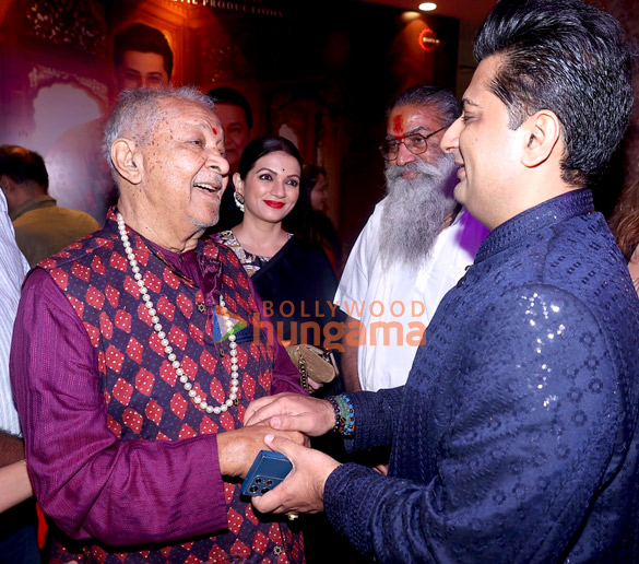 photos anuradha paudwal anveshi jain pandit hariprasad chaurasia and others at the launch of anup jalota and sumeet tappoos album legacy 6
