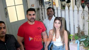 Photos: Arbaaz Khan and Sshura Khan snapped outside a salon in Khar