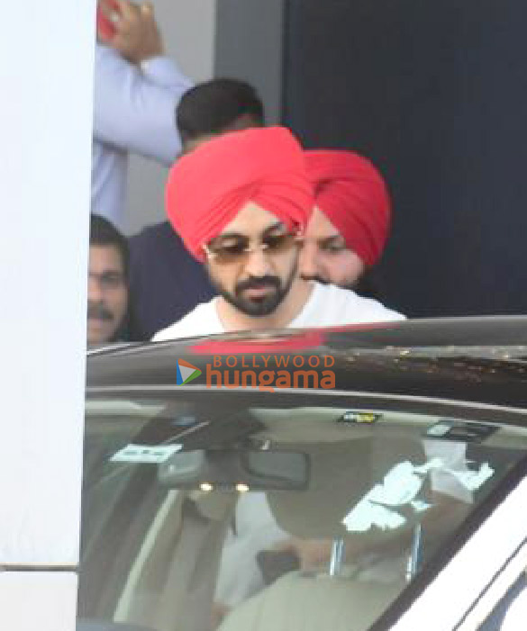 photos diljit dosanjh snapped at kalina airport 3 2