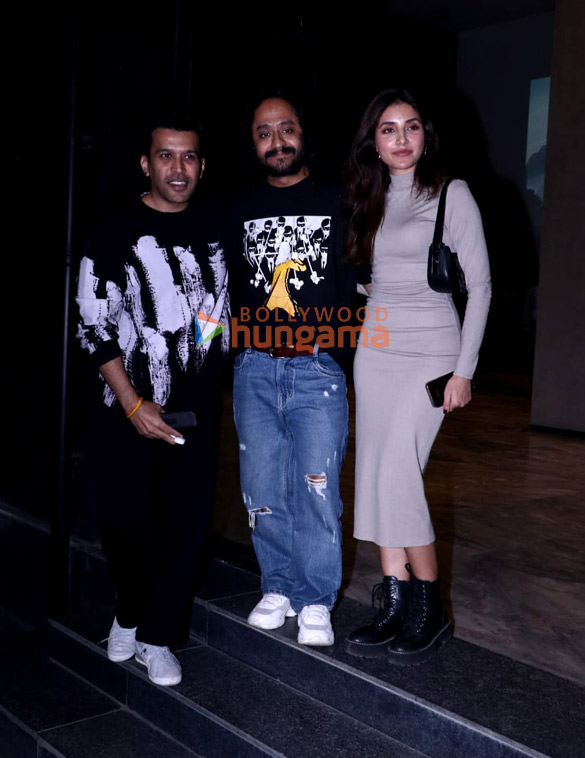 photos divyenndu pratik gandhi saiyami kher and others snapped at excel entertainment office for the screening of agni 1