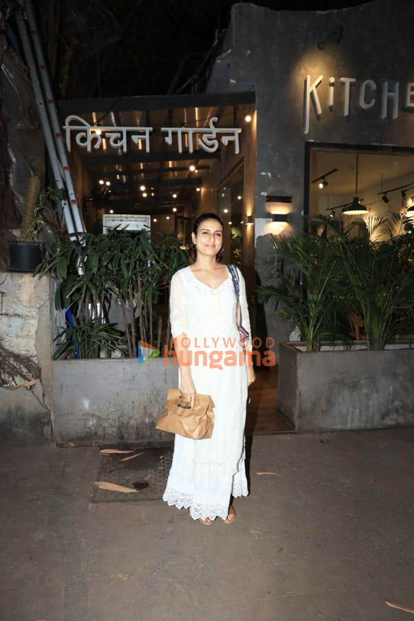 photos fatima sana shaikh snapped at the kitchen garden in juhu 2 4