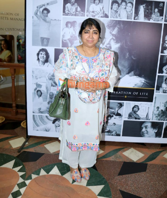 photos javed akhtar ehsaan noorani and others snapped at ustad zakir husains prayer meet 1