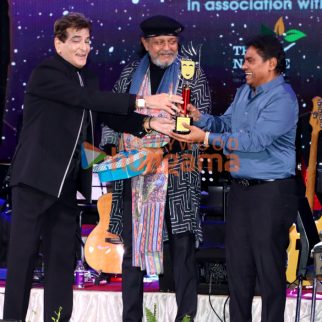 Photos: Jeetendra, Mithun Chakraborty, Johny Lever and others attend CINTAA's fundraiser, paying tribute to Raj Kapoor