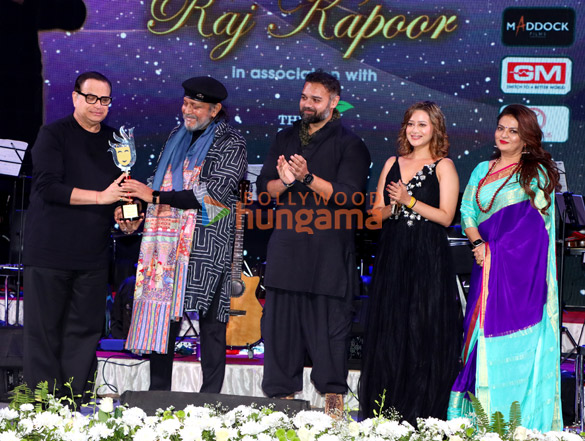 photos jeetendra mithun chakraborty johny lever and others attend cintaas fundraiser paying tribute to raj kapoor 3