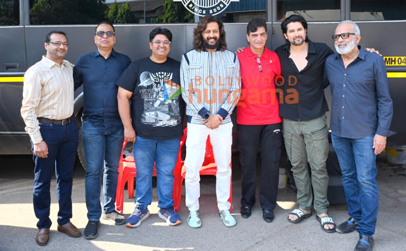 photos jeetendra riteish deshmukh indra kumar and others grace the mahurat of masti 4 5