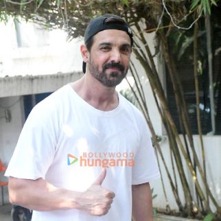 Photos: John Abraham snapped in Khar