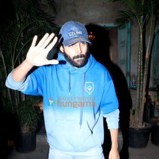 Photos: Kartik Aaryan snapped in Bandra