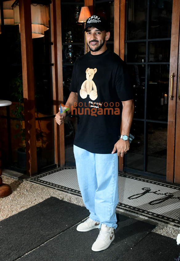 photos mahira sharma and others attend the launch of anita hassanandanis new clothing brand noa in bandra 5