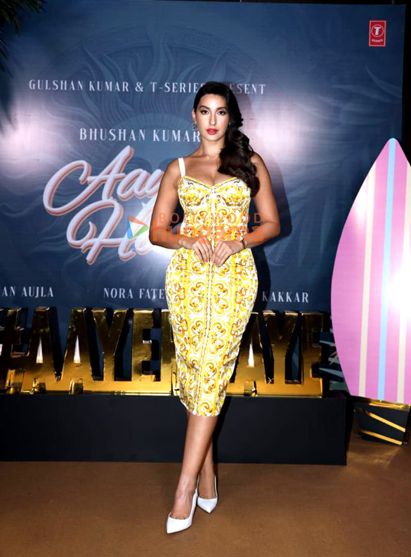 photos mannara chopra bhushan kumar and others grace the launch of music video aaye haaye 11