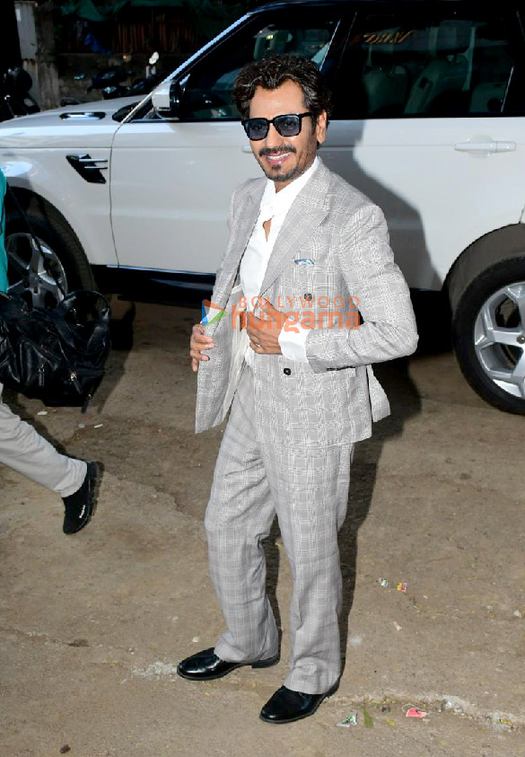 photos manoj bajpayee manisha koirala kritika kamra and others snapped outside gigi restaurant in bandra 1 3