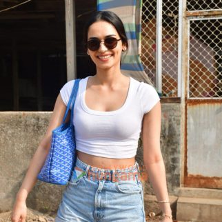 Photos: Manushi Chhillar snapped at Versova jetty