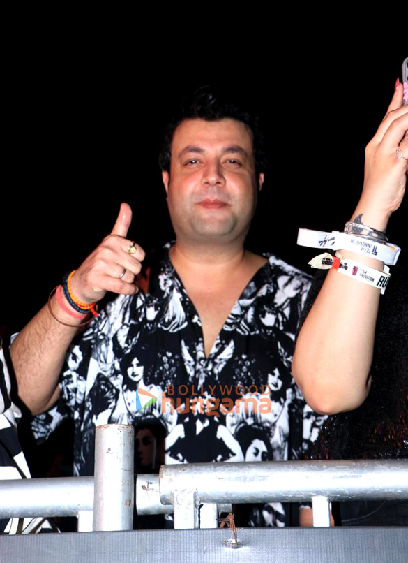 photos parineeti chopra arhaan khan nirvaan khan and others snapped at karan aujlas concert 6