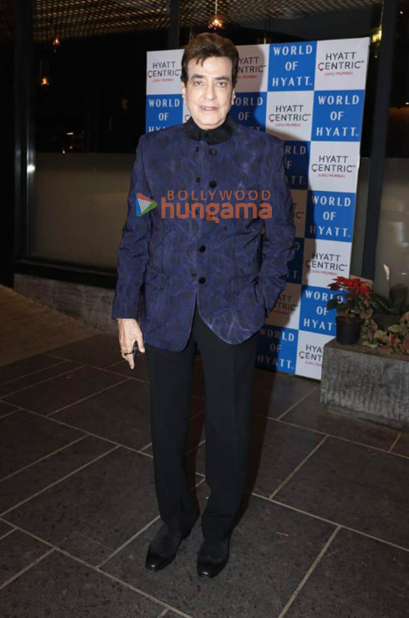 photos rakesh roshan suresh wadkar and others were snapped at jeetendra and shobha kapoors 50th marriage anniversary 1120 1
