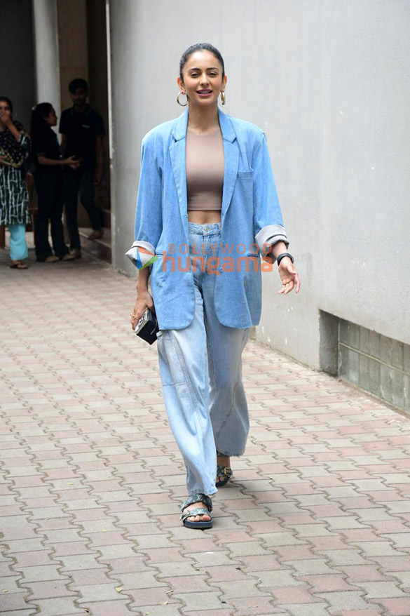photos rakul preet singh snapped in bandra 3 17
