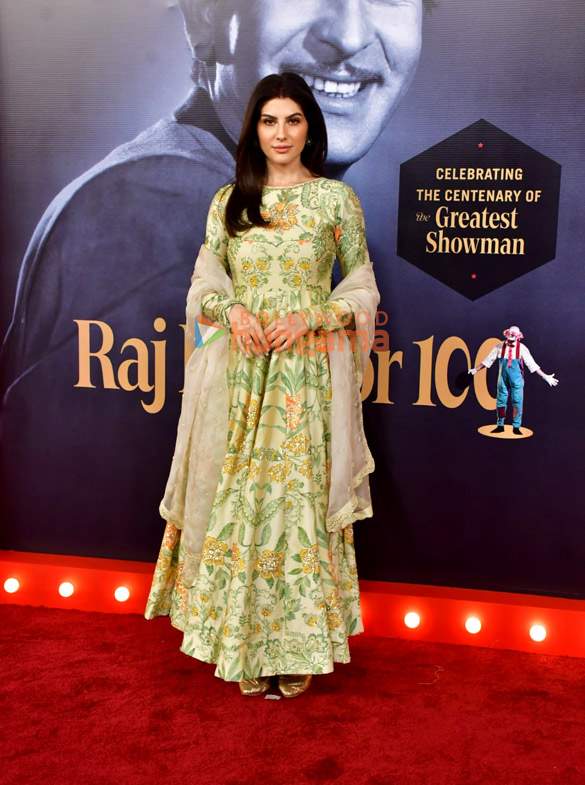 photos ranbir kapoor alia bhatt kareena kapoor khan and others grace raj kapoors 100th anniversary 10334 3