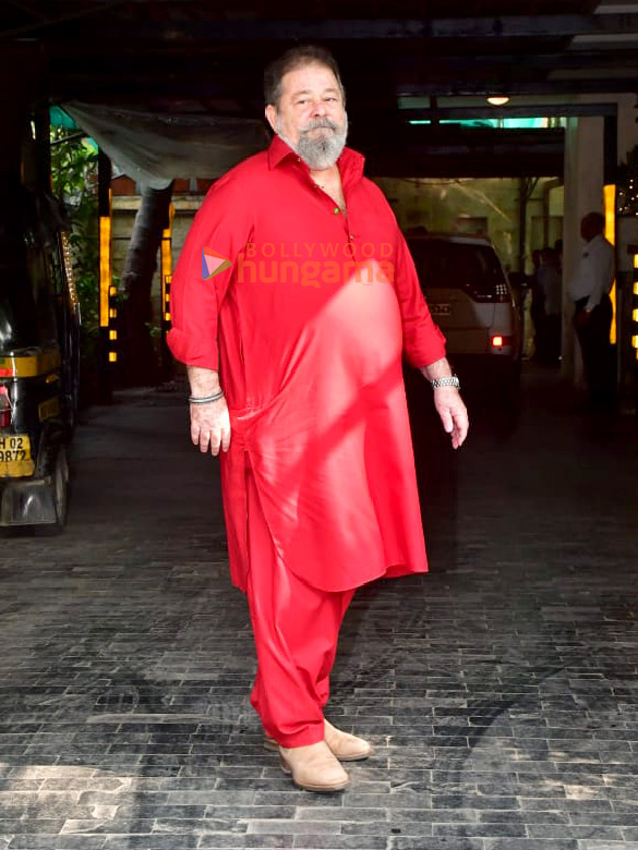 photos ranbir kapoor alia bhatt neetu singh and others snapped at kapoor familys christmas brunch 6