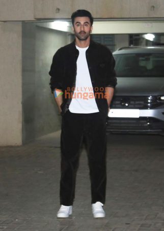 Photos: Ranbir Kapoor, Pooja Bhatt and others snapped at Mahesh Bhatt’s house for Christmas party