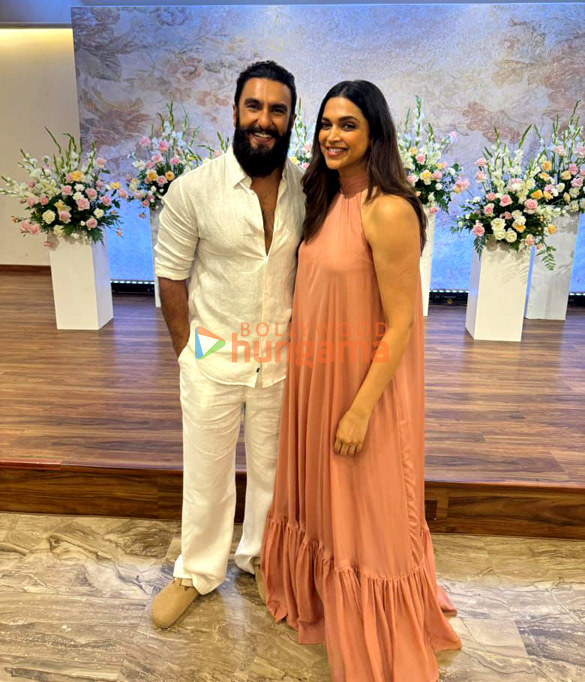 photos ranveer singh and deepika padukone introduce their daughter dua to the paparazzi 2