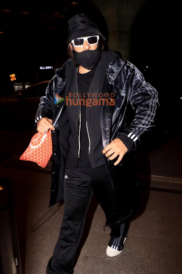 photos ranveer singh snapped at the mumbai airport 1