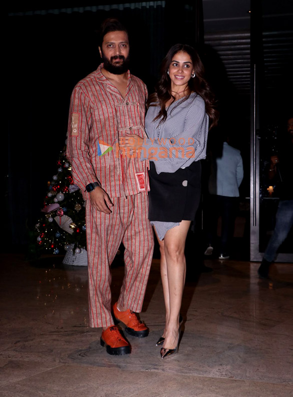 photos riteish deshmukh and genelia deshmukh snapped in bandra 2