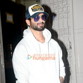 Photos: Shahid Kapoor snapped outside a dubbing studio in Bandra