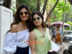 Photos: Shilpa Shetty and Shamita Shetty snapped in Juhu