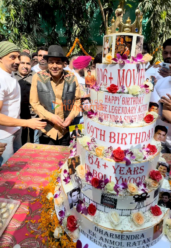 photos sunny deol and bobby deol celebrate father dharmendras 89th birthday at his residence 3 3