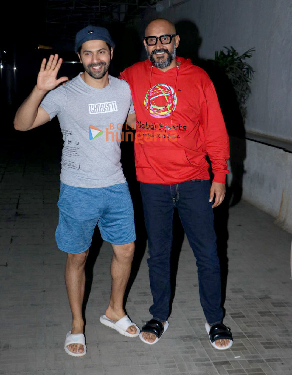 photos varun dhawan and shashank khaitan snapped in bandra 1